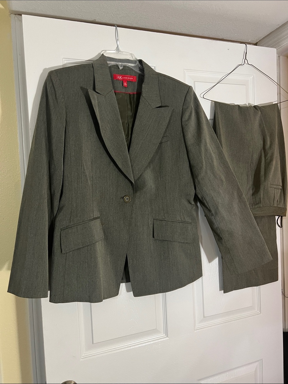 Anne Klein Olive-Gray Women's Blazer and Pants Suit